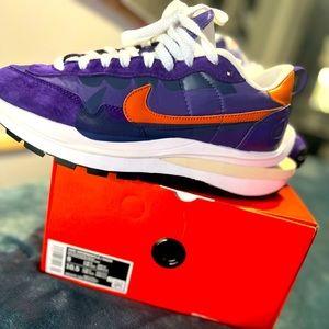 Men's sacai x Nike VaporWaffle Dark Iris | size 9